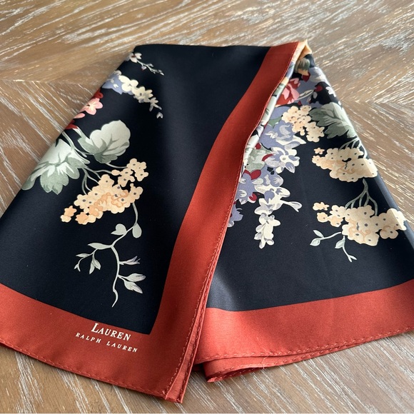 Authentic Ralph Lauren Scarf New Without Tag - Picture 6 of 6